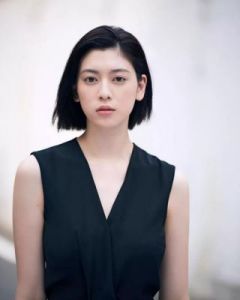 三吉彩花在日本的人气与事业概况