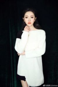  雨婷儿：从小进入娱乐圈的明星，发展现状如何？