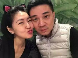 刘莉莉62岁丈夫曝光，看清正脸后，难怪结婚多年感情稳定