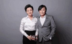 杨澜52岁，丈夫体重是她两倍，女儿长相引发热议