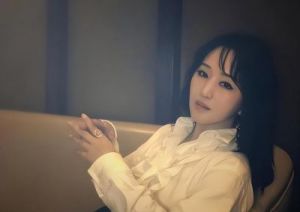 杨钰莹：从甜歌天后到亿万资产的女王