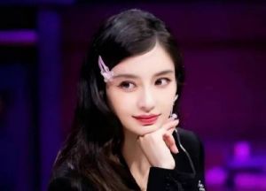 杨颖是否为混血儿？Angelababy整容为何脸部看起来不僵