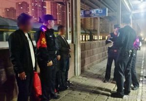 狗磊天佑事件始末：石家庄一男子因什么原因被警方带走？