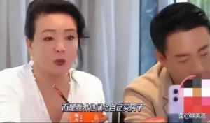 汪小菲母亲张兰直播抠图，网友戏称她为“直播界杨颖”