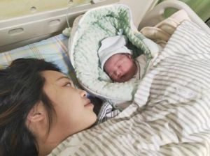 42岁筱田步美产子，母子平安