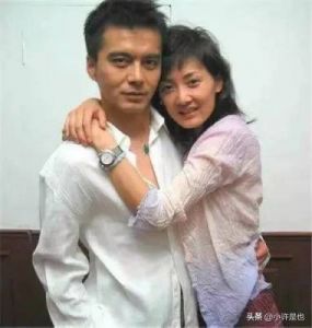 牛莉与丈夫刘亚东结婚25载仍恩爱如初