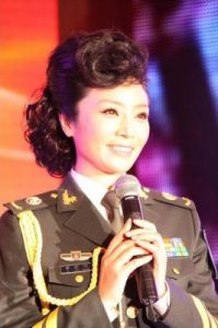 李丹阳与女儿：歌声与母爱的动人故事